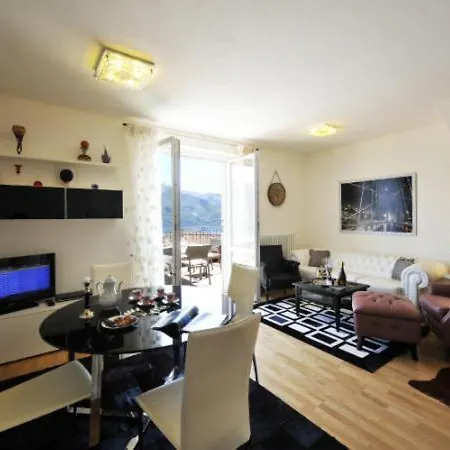 Appartement San Siro Sleeps 4 Pool Air Con