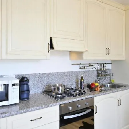San Siro Sleeps 4 Pool Air Con *